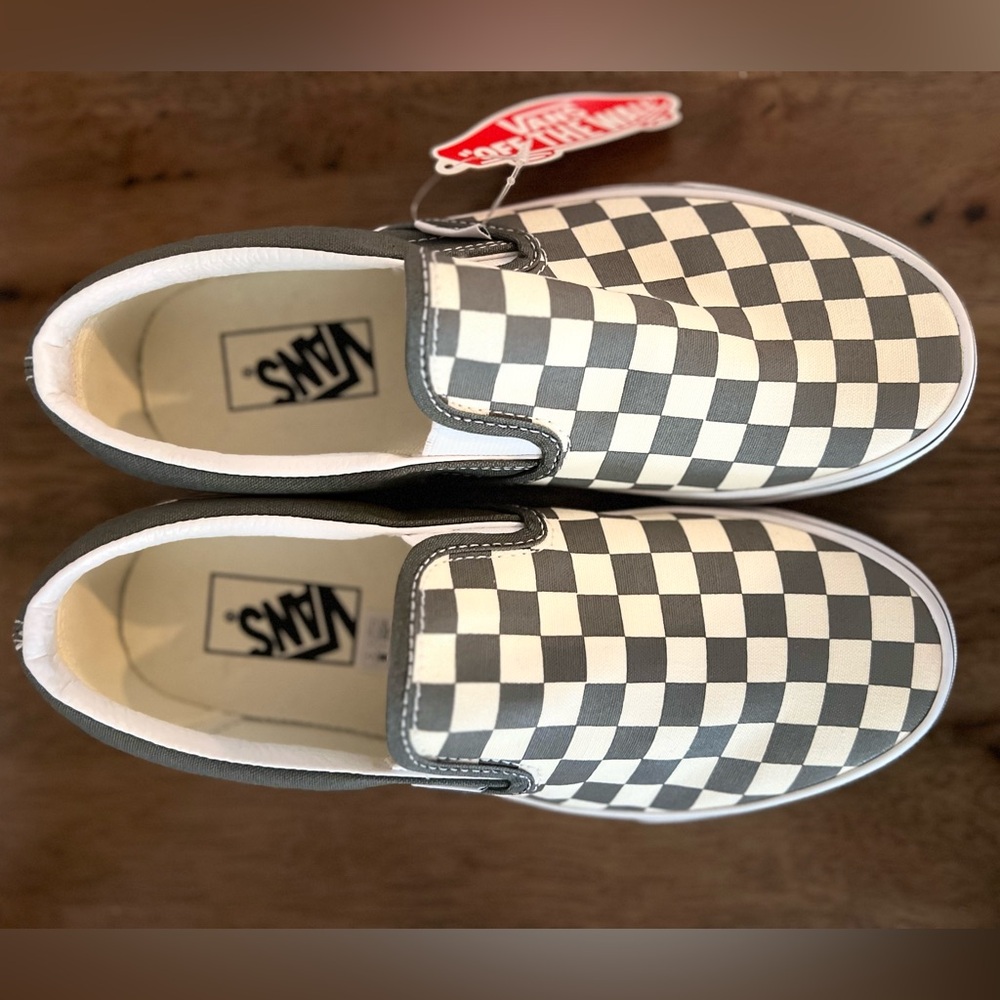 NWT Vans Size 8 WMN/6.5 MEN classic slip-on gray checkerboard shoe